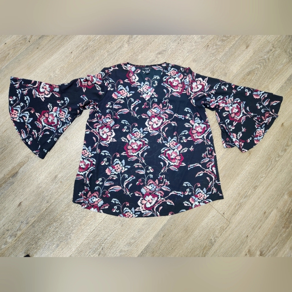 Alfani Floral Bell Sleeve Top - Size 20